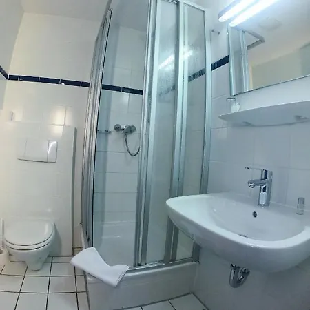 Smart By Landgasthof Velber 24h7d 3*