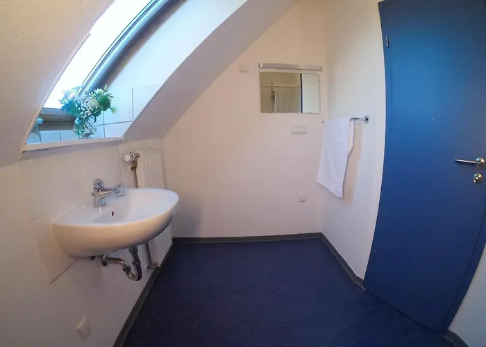 Smart By Landgasthof Velber 24h7d 3*